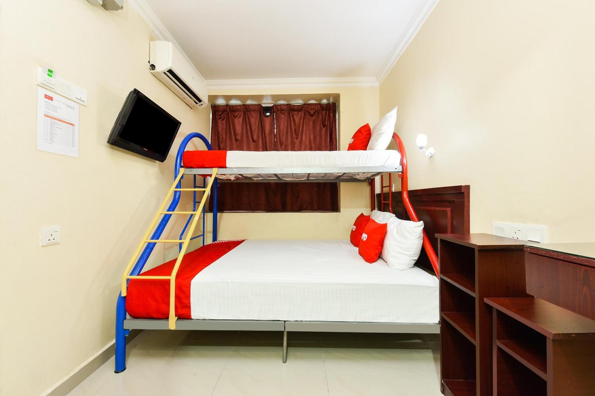 Super Oyo 90562 J Hotel Pj Petaling Jaya Exteriör bild