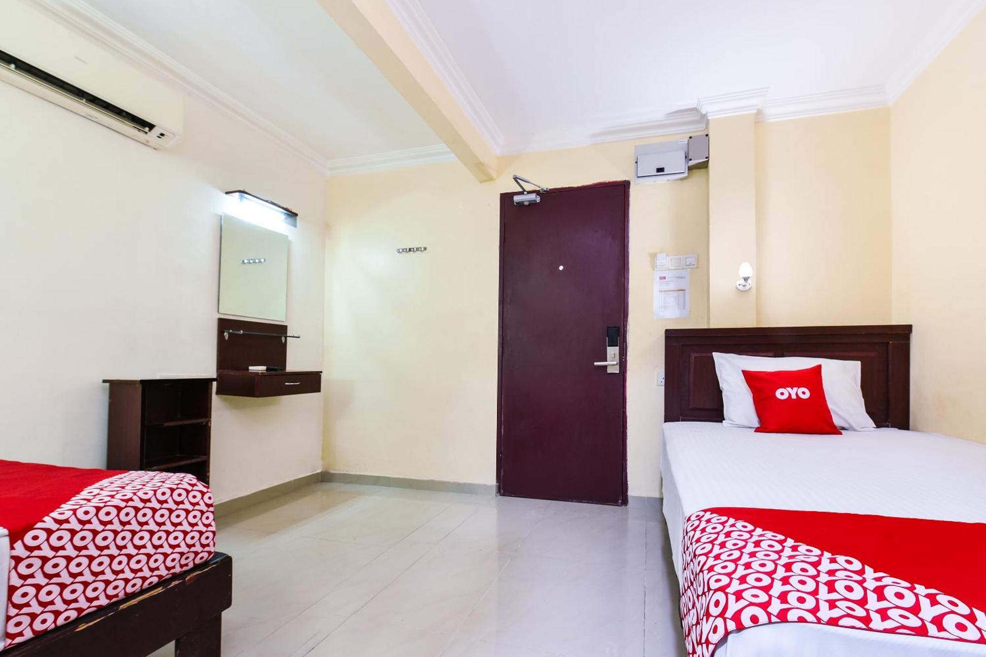 Super Oyo 90562 J Hotel Pj Petaling Jaya Exteriör bild