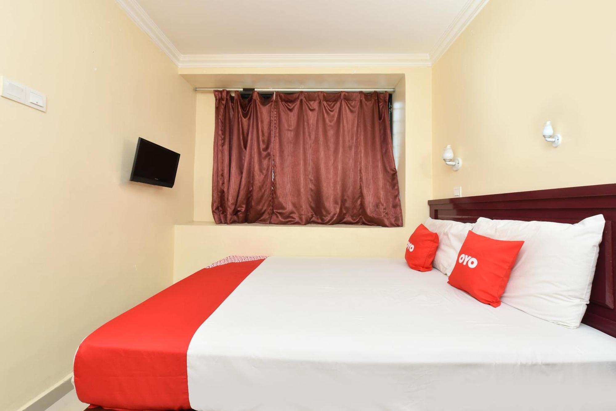 Super Oyo 90562 J Hotel Pj Petaling Jaya Exteriör bild
