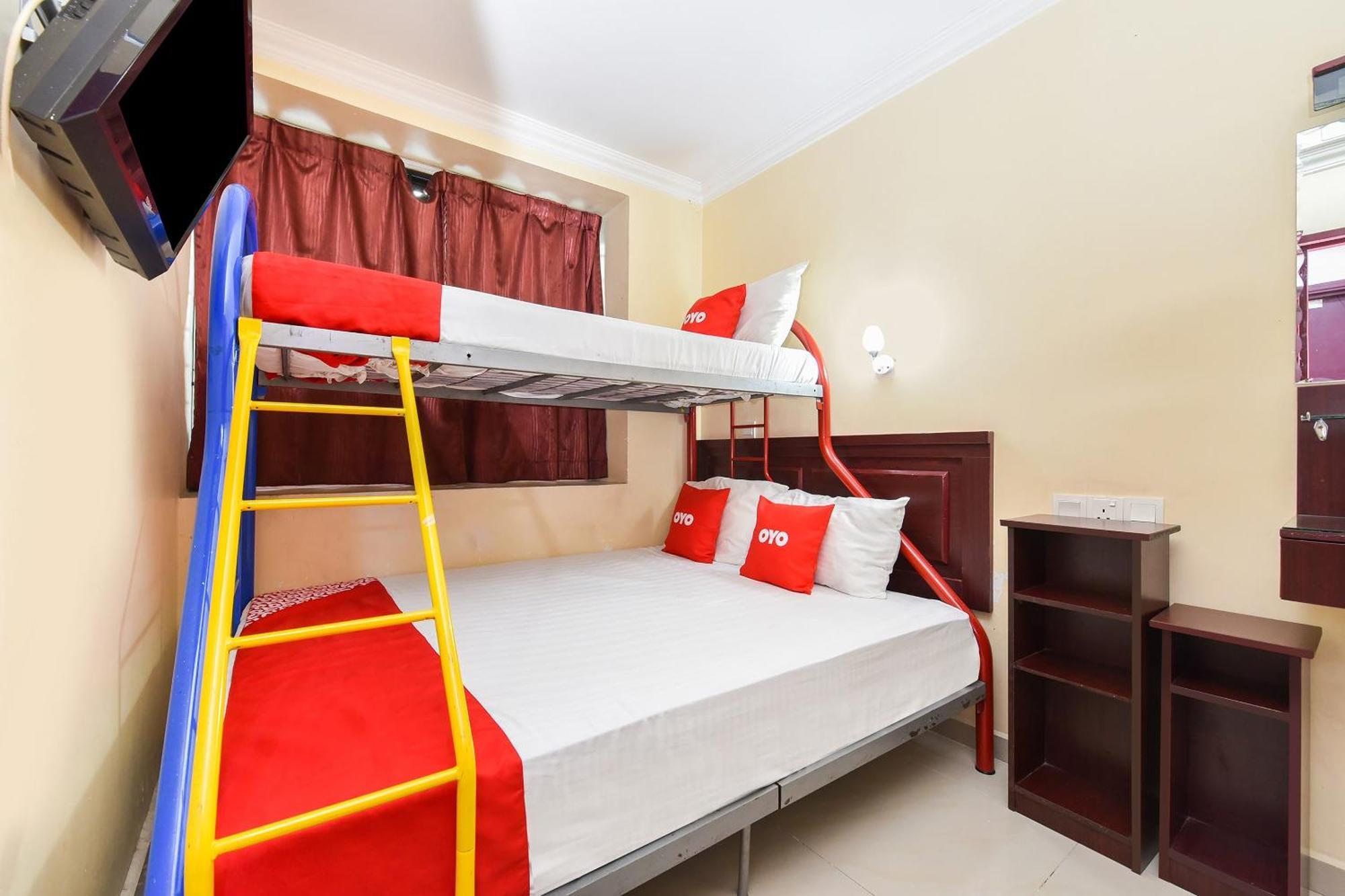 Super Oyo 90562 J Hotel Pj Petaling Jaya Exteriör bild