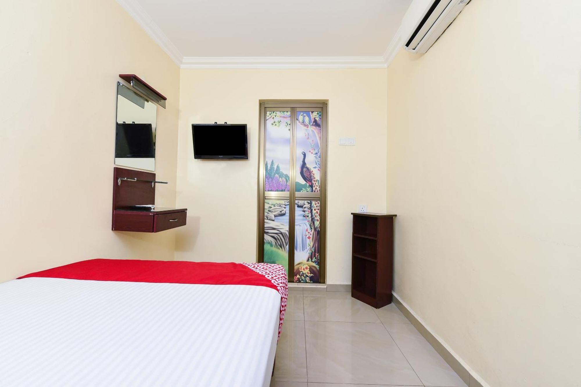 Super Oyo 90562 J Hotel Pj Petaling Jaya Exteriör bild